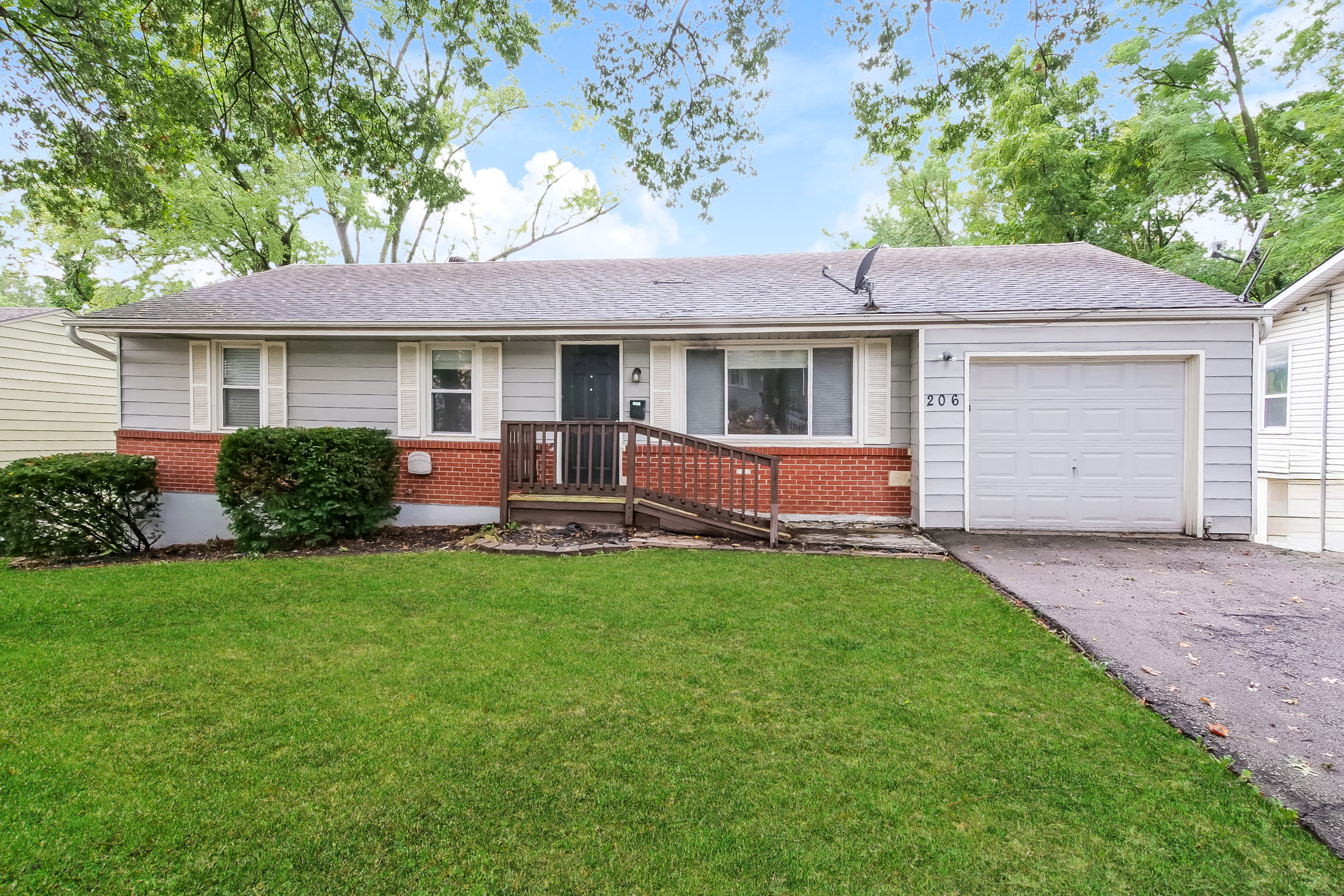 206 Maple St Liberty, MO 64068